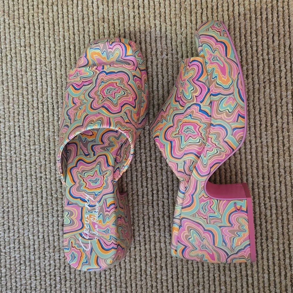 Platform Shoes - Picture 2 of 5
